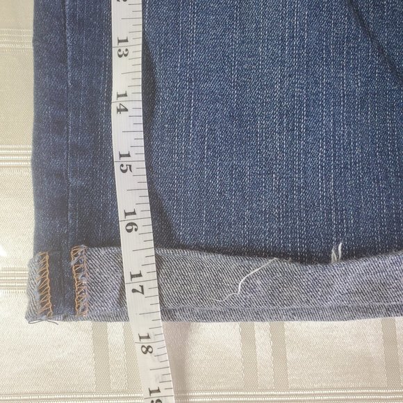 𝅺AEROPOSTALE distressed stretch medium wash denim Bermuda size 10 - Picture 6 of 10